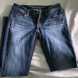 American Eagle! Size 4 regular mid rise jeans